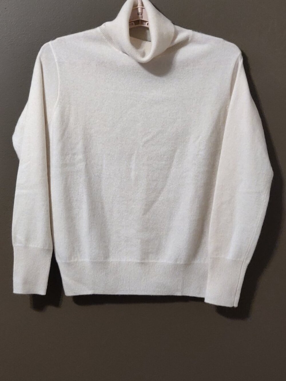 Tuckernuck Ivory 100% Cashmere Turtleneck Sweater SIZE XS - Picture 3 of 6